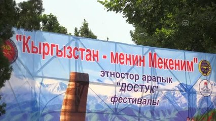 Kırgızistan'da yaşayan etnik halklar ülkenin bağımsızlık bayramını kutladı