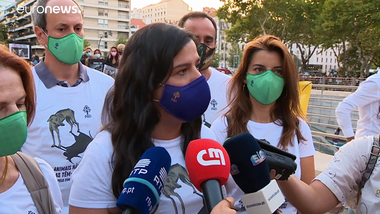 Protesta masiva frente a la plaza de toros de Lisboa contra la tauromaquia