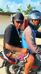 Que harías si te pasa esto jaajaj LOS de la moto   ( SOLO ES HUMOR  ) MÍRALO HASTA EL FINAL 