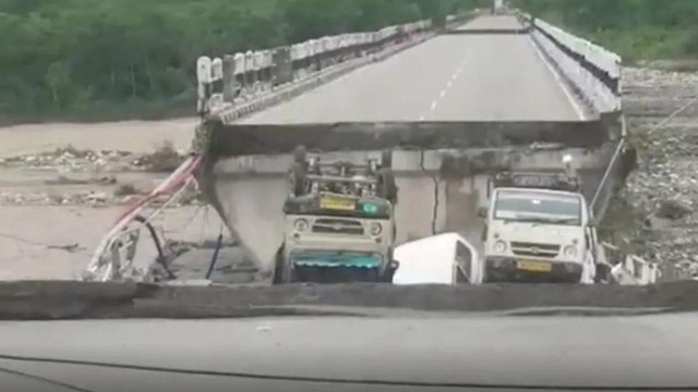 100 News: Rishikesh-Dehradun bridge collapsed due to rain