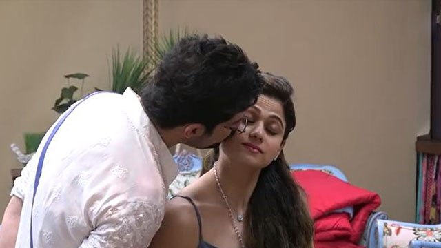 Bigg Boss OTT: Shamita Shetty और Raqesh Bapat ने Bigg Boss के घर में की ये हरकत! | FilmiBeat