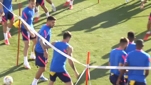 El Profe Ortega transforma el césped del Cerro del Espino en un alocado ring