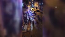 Sultangazi'de, sokak düğününde yüksek sesle müzik çalanları uyaran polis ekipleri saldırıya uğradı