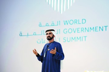 محمد بن راشد :المرأة نصف المجتمع، وعندنا من النساء.. الواحدة بألف رجل!