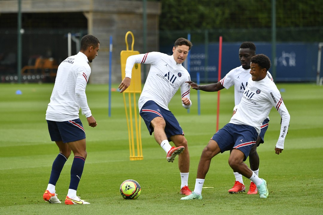 Replay : 15 minutes d'entraînement avant Stade de Reims - Paris Saint-Germain