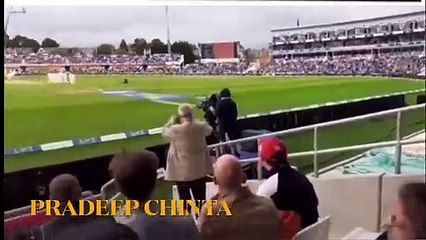 3வது டெஸ்ட்: கோலிக்கு முன்பாக களமிறங்கிய "சேட்டை மன்னன்" ஜார்வோ - அஷ்வின் கிண்டல்