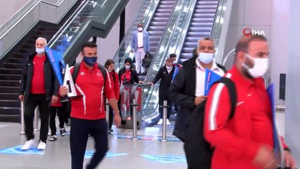 Avrupa Şampiyonu milli taekwondocular yurda döndü