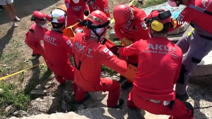 AKUT'tan gönüllülerine gerçeği aratmayan arama ve kurtarma eğitimi