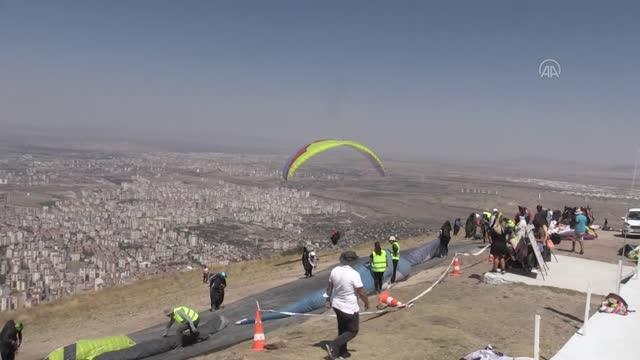 12. Ali Dağı Yamaç Paraşütü Türkiye Mesafe Şampiyonası, devam ediyor