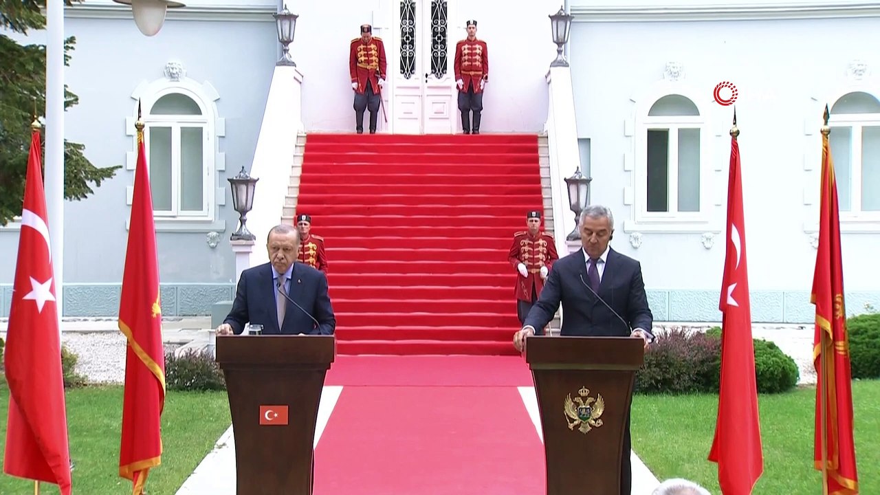 - Cumhurbaşkanı Erdoğan, Karadağlı mevkidaşı Djukanovic ile ortak basın toplantısı düzenledi