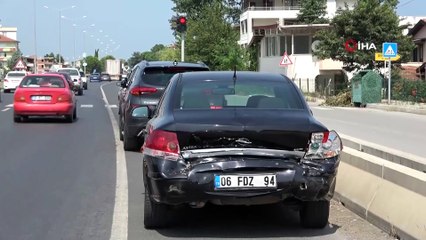 4 aracın karıştığı kazada 2’si ağır 6 kişi yaralandı