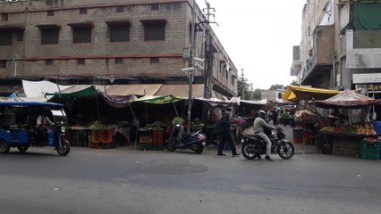 आधे शहर पर तीसरी नजर, बाकी से बेखबर