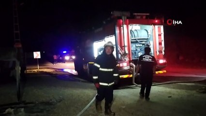 Freni boşalan tır devrilip alev aldı