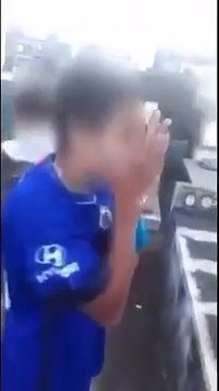 Adolescentes dançam em cima de túmulos em cemitério de Formiga