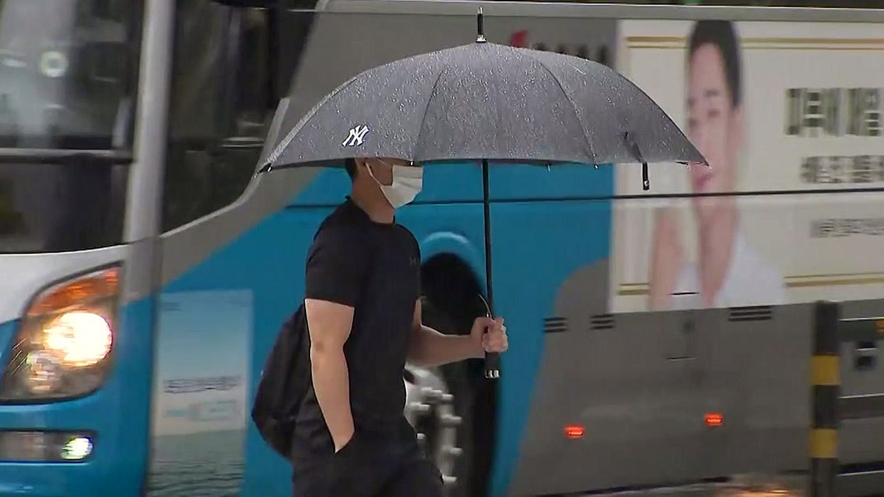 [날씨] 휴일, 전국 대부분 비...호남 국지성 호우 유의 / YTN