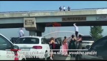 4 فتيات يعطلن حركة المرور من أجل فيديو TikTok