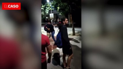 Unos jóvenes de botellón se enfrentan a los Mossos d'Esquadra en la Seu d'Urgell