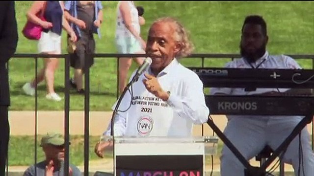 США: тысячи активистов выступили в защиту избирательных прав