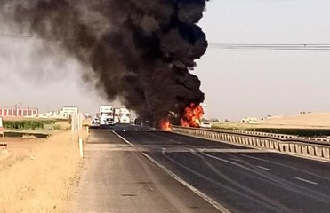 Kızıltepe'de kaza yapan tır alev alev yandı