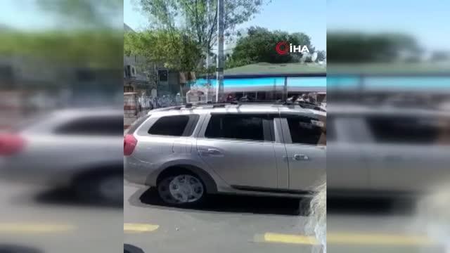 Son dakika haberi: Ümraniye'de iki grup arasındaki kavgada ortalık savaş alanına döndü...O anlar cep telefonu kamerasına yansıdı