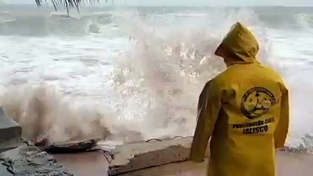 الإعصار نورا يضرب المكسيك بعد أسبوع على مرور غريس