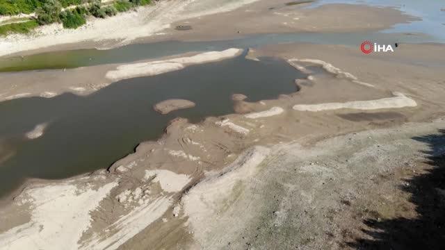 İstanbul'un su ihtiyacını karşılayan barajlarda tehlikeli düşüş