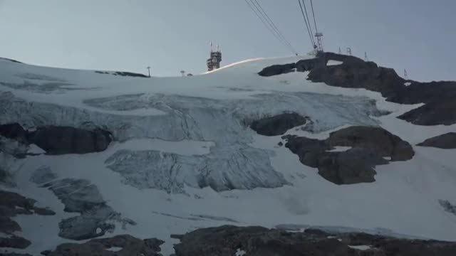 Un escudo protector natural para proteger las laderas y glaciares de los Alpes suizos