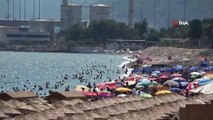 Antalya'da nem yüzde 90'a ulaştı, vatandaşlar denize akın etti