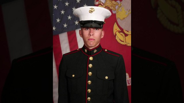 카불 공항 테러로 전사한 미군 13명 신원 공개...2명은 여성 해병 / YTN