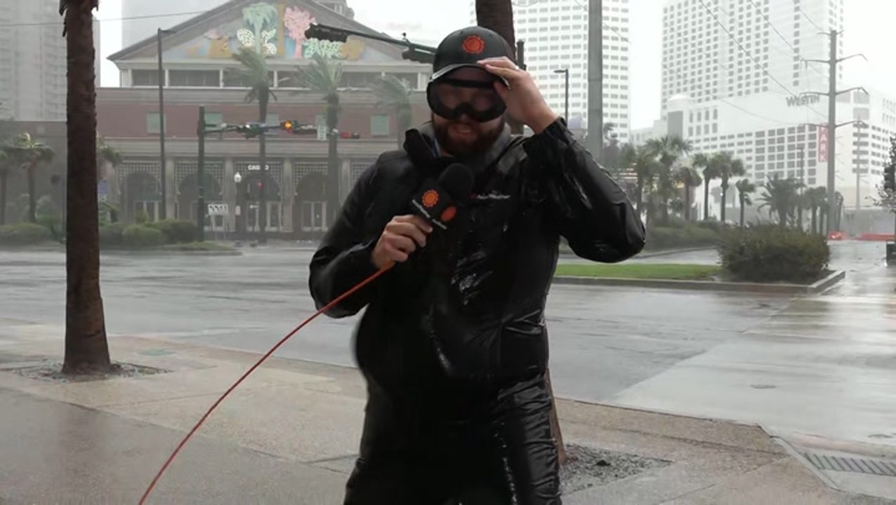 Powerful winds hammer New Orleans as Hurricane Ida comes ashore
