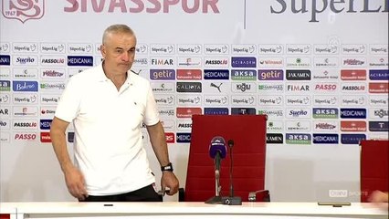 Télécharger la video: Sivasspor-Göztepe maçının ardından - Rıza Çalımbay