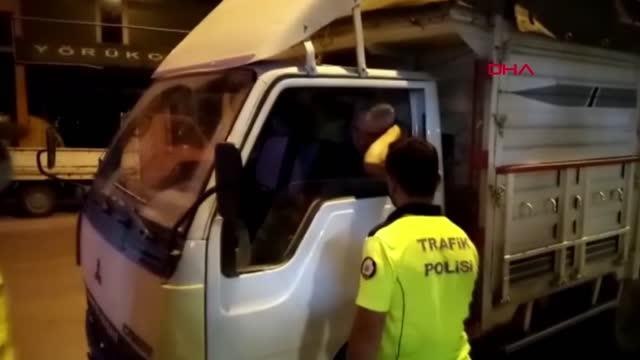 BURSA-'DUR' İHTARINA UYMAYAN ALKOLLÜ SÜRÜCÜ DİREKSİYON BAŞINDA UYURKEN YAKALANDI