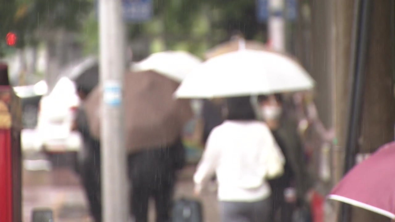 [날씨] 오늘 흐리고 후텁지근...남부 곳곳 비 / YTN