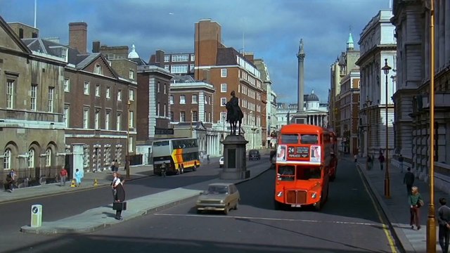 LICENCE TO KILL Movie Clip - James Bond Arrives In Isthmus