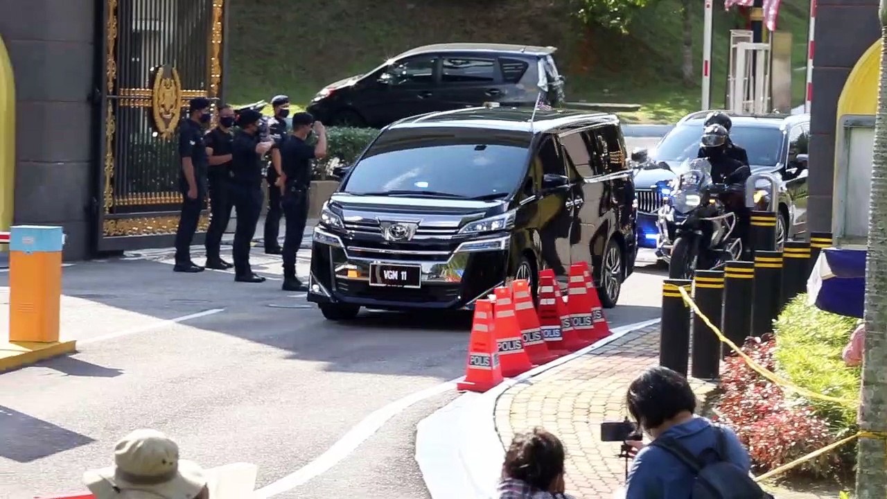 Cabinet ministers leave Istana Negara after swearing-in ceremony