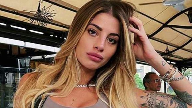 “Un altro calciatore, ora sta con lui”. Stop alla pausa dai social e nuovo amore per la discussa vip