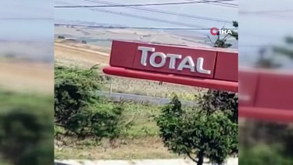 Yüksek gerilim işçilerinin zorlu mesaisi cep telefonu kameralarına yansıdı