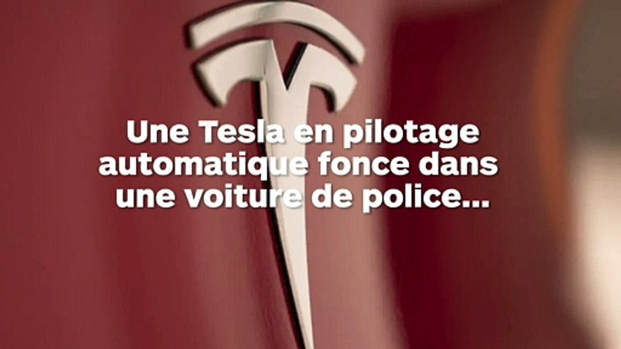 Une Tesla en pilotage automatique fonce dans une voiture de police