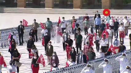 30 Ağustos Zafer Bayramı'nda devlet erkânı Anıtkabir’i ziyaret etti; Erdoğan özel deftere, "Emanetiniz olan Türkiye Cumhuriyeti devleti emin ellerdedir" diye yazdı
