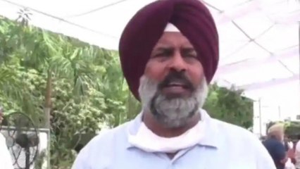 Video herunterladen: Punjab Congress Tussle: Pargat Singh targets Harish Rawat