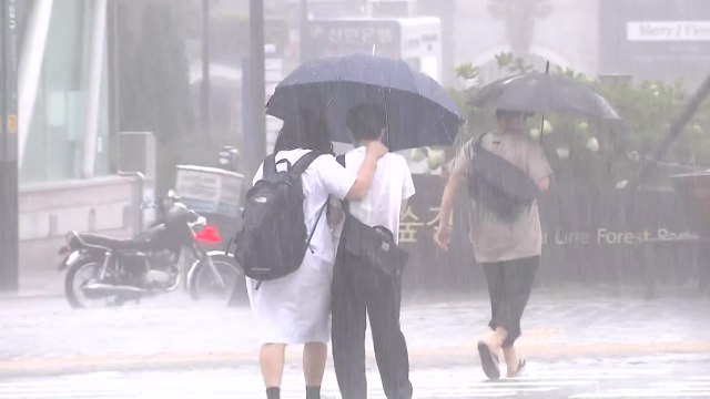 [날씨] 가을장마 이어 2차례 저기압...300mm 게릴라 호우 / YTN