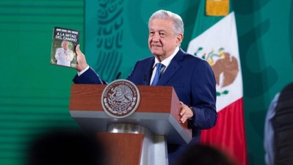 AMLO presenta su nuevo libro en la mañanera