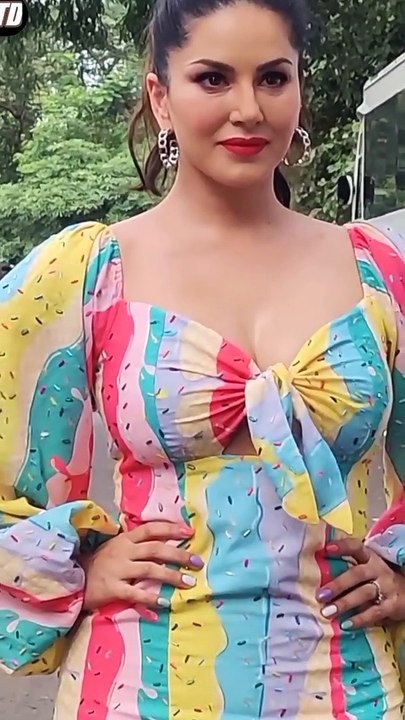 Deepika And Sara, Genelia DSouza, Kiara Advani and Sidharth Malhotra Beautiful Look Spotted