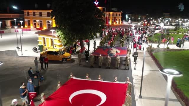 30 Ağustos Zafer Bayramı dolayısıyla fener alayı düzenlendi