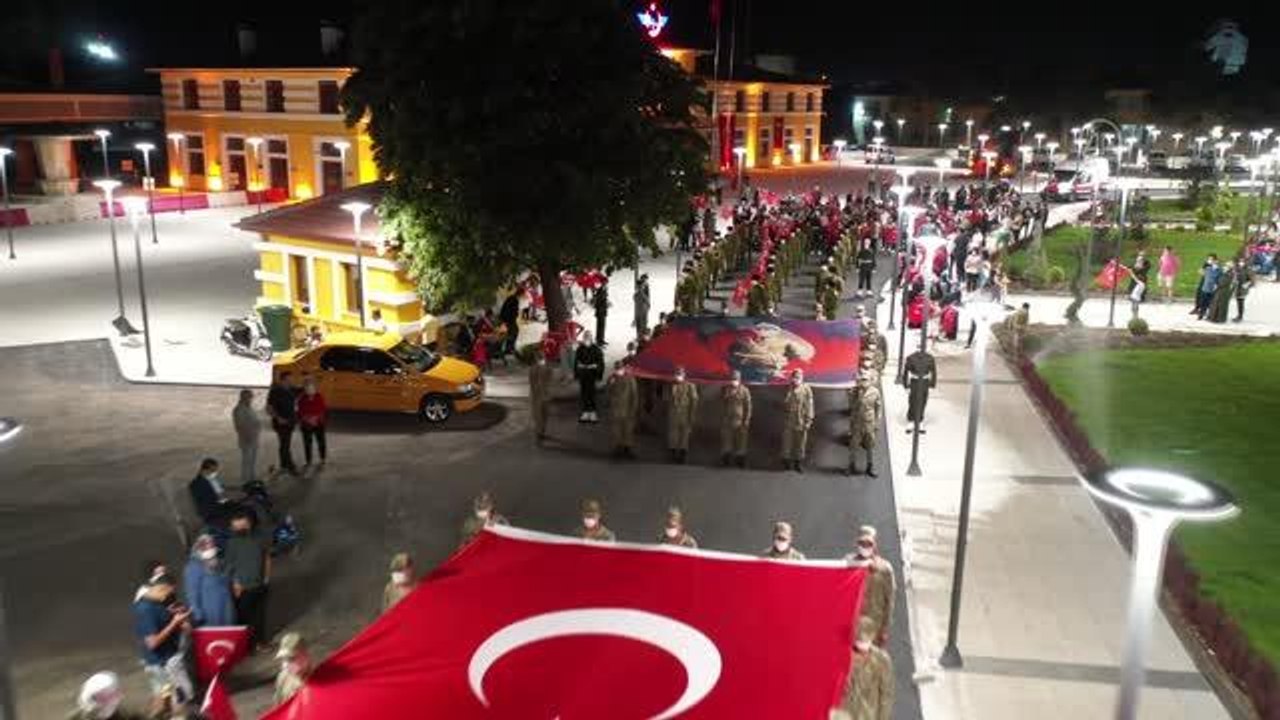 30 Ağustos Zafer Bayramı dolayısıyla fener alayı düzenlendi