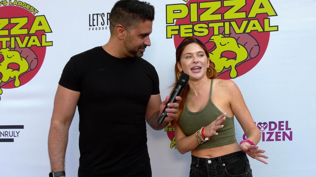 Renee Olstead Interview "World's Largest Pizza Festival" Red Carpet