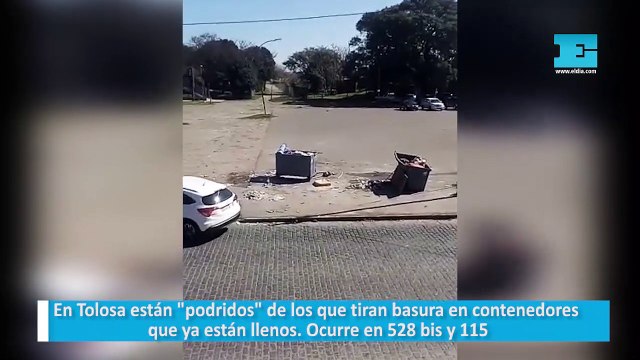 En Tolosa están podrido de los que tiran basura en contenedores que ya están llenos