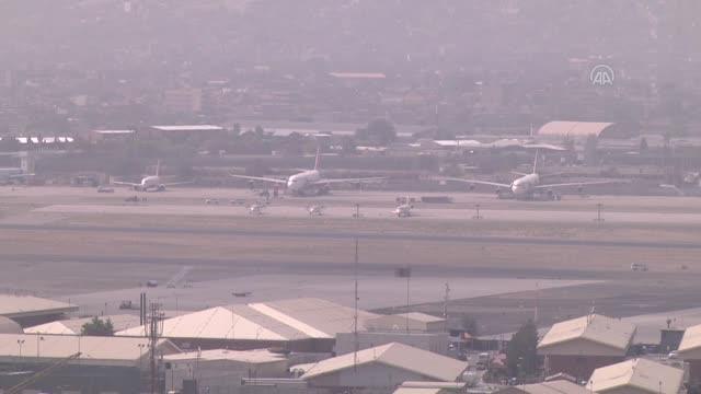 ABD, Afganistan'dan çekilme sürecini tamamladı - Havalimanının kontrolü Taliban'a geçti