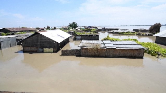Torrential rain floods homes in India