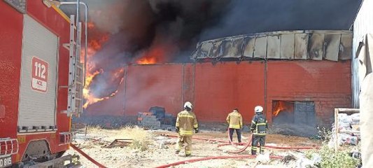 Son dakika haberi! MARDİN'DE PLASTİK ATIK FABRİKASINDA YANGIN